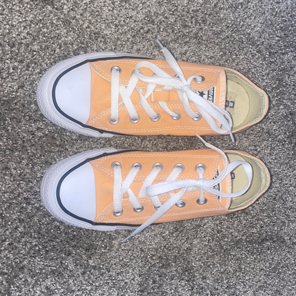 Women’s peach colored All Star Converse. Size 6.